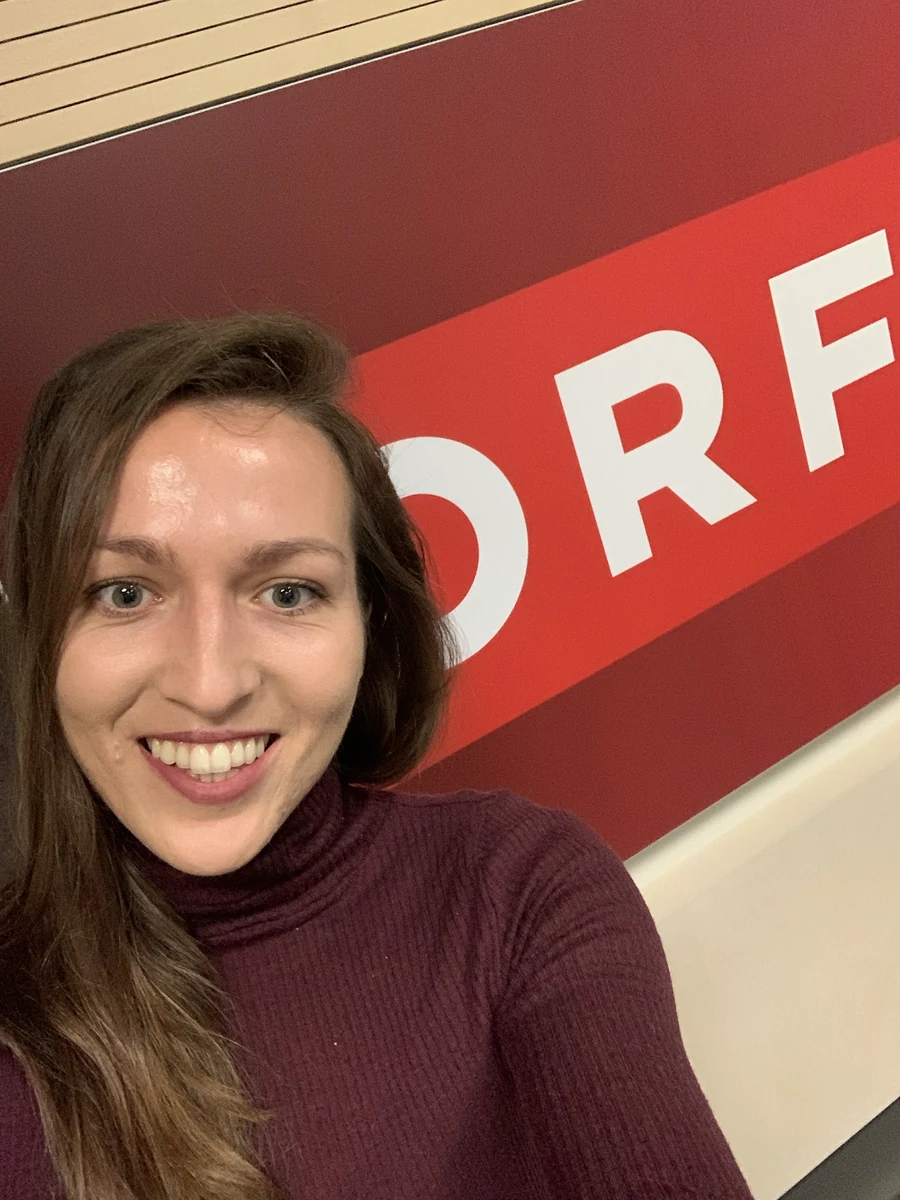 Hanna beim Radio-Interview im ORF